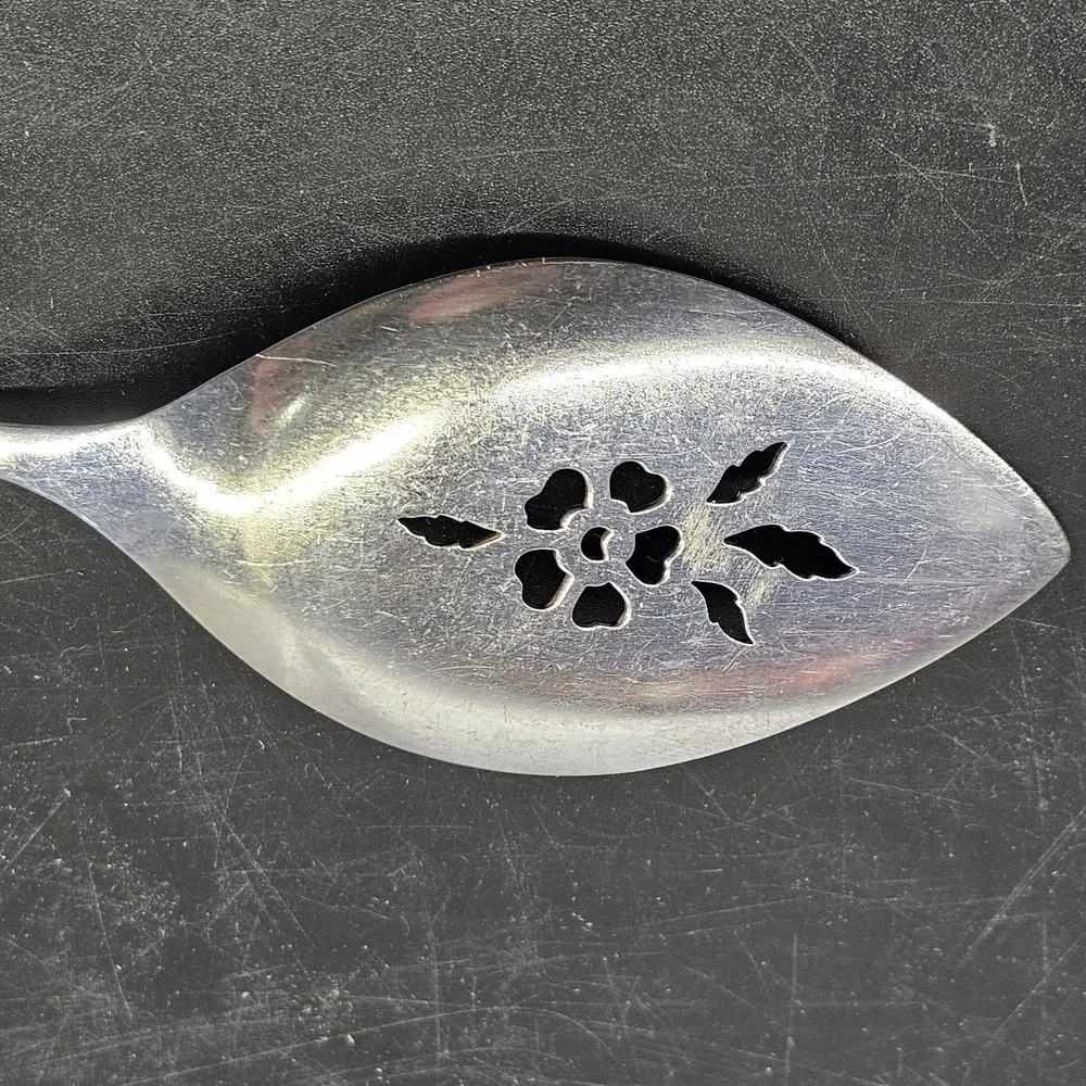 Onieda Community Silver Plate Pie Server Morning Rose Vintage